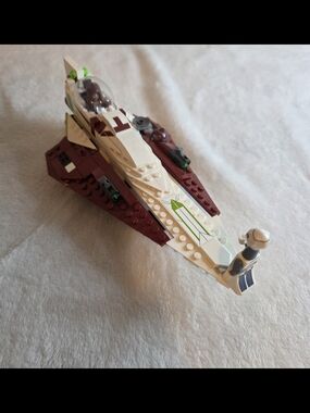 LEGO Star Wars Jedi Starfighter w/ Minifigs
